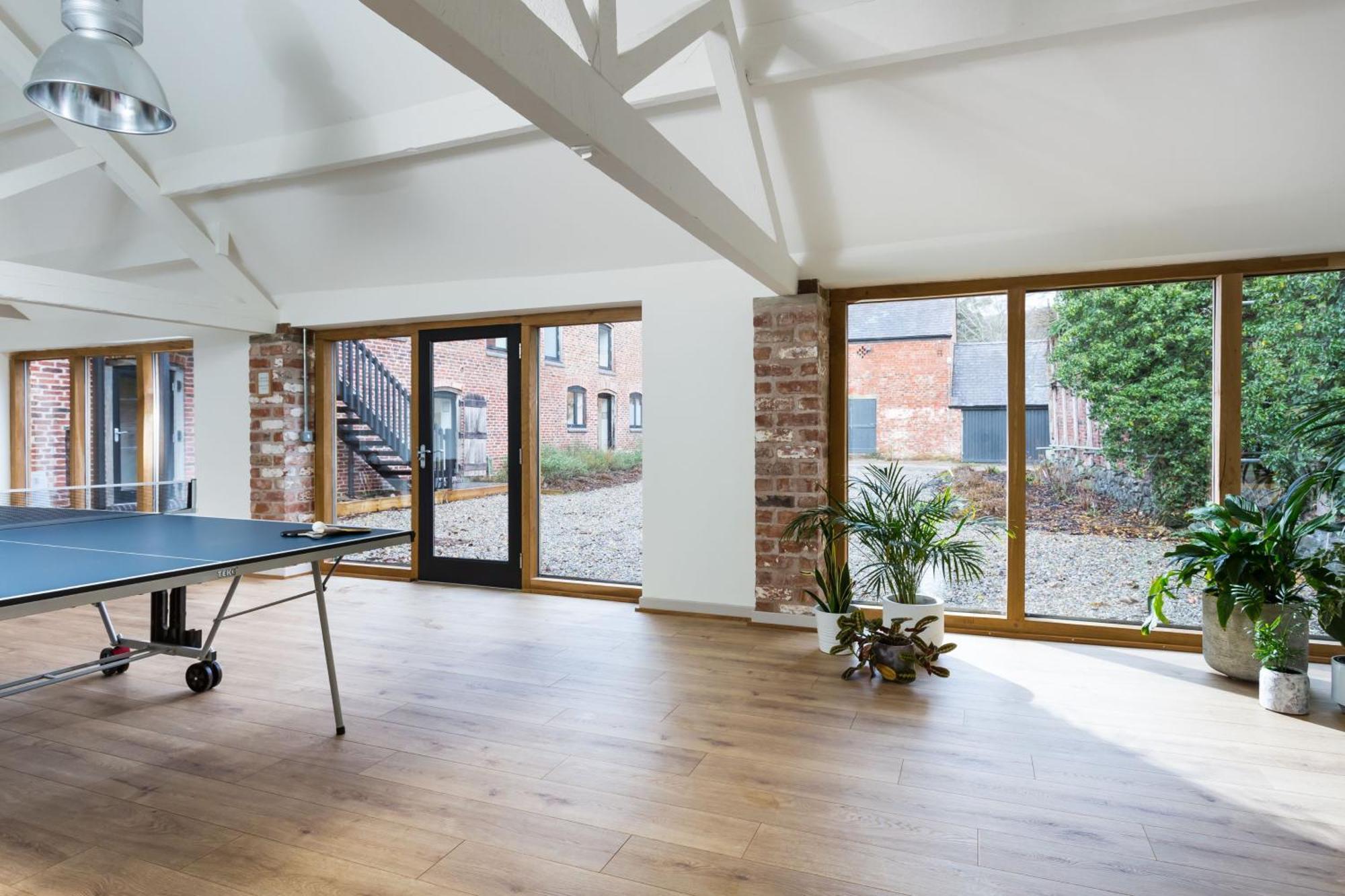 The Barn At Plas Ashpool Sleeps 8 Llandyrnog Kültér fotó