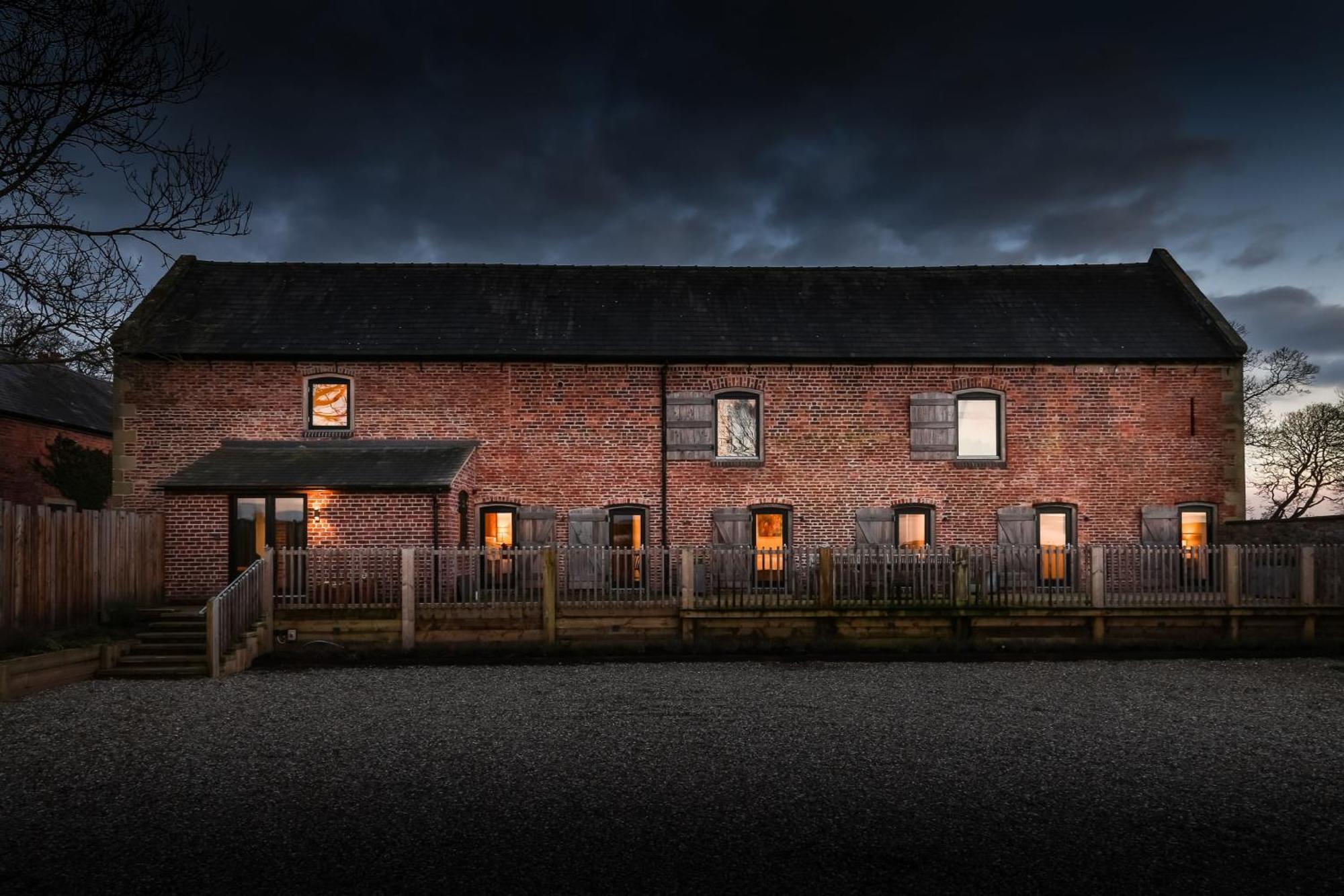 The Barn At Plas Ashpool Sleeps 8 Llandyrnog Kültér fotó