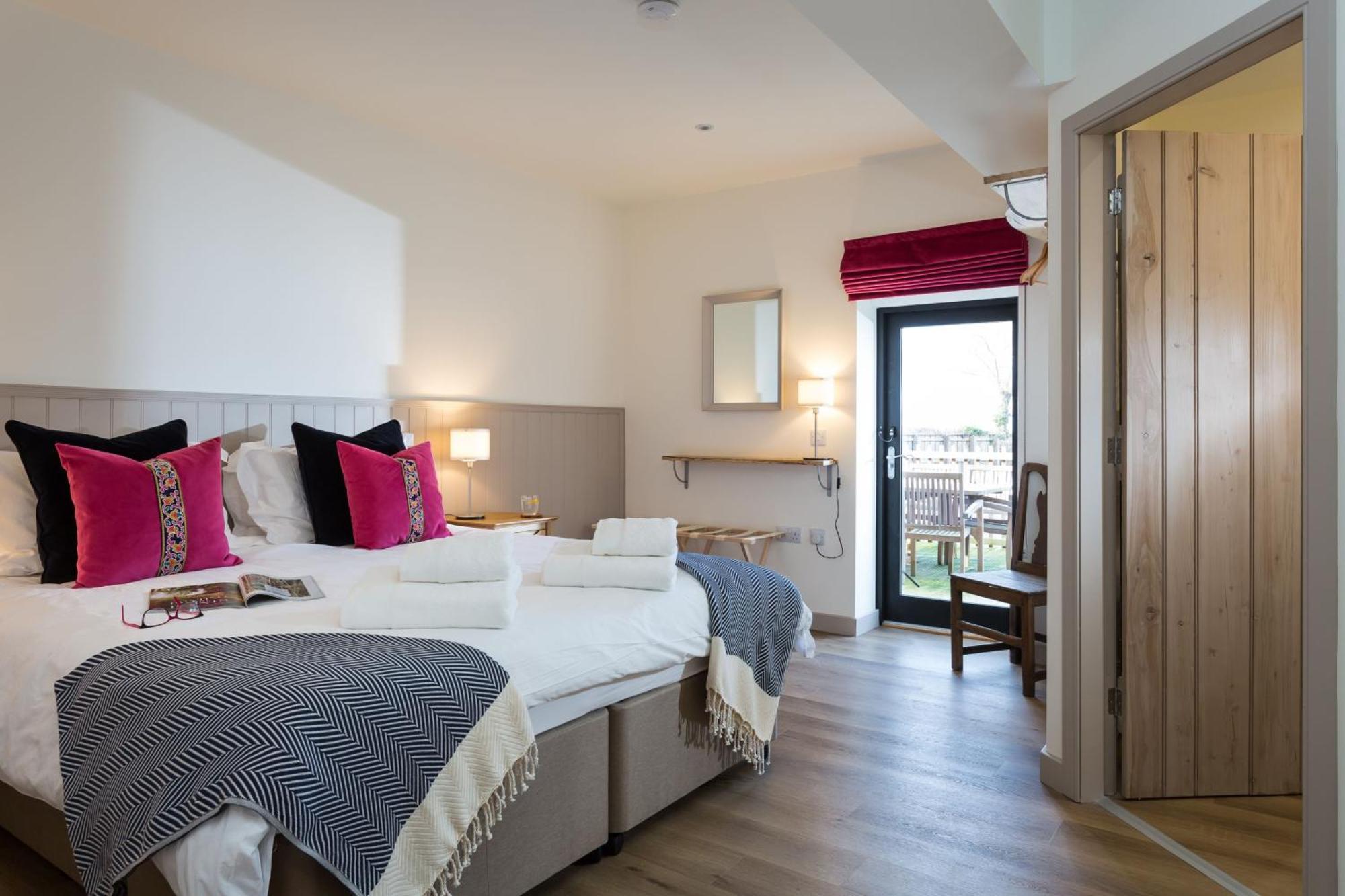 The Barn At Plas Ashpool Sleeps 8 Llandyrnog Kültér fotó